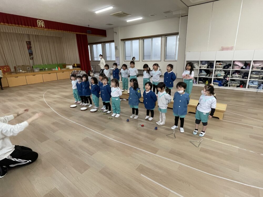 いちご組　合唱、合奏の練習