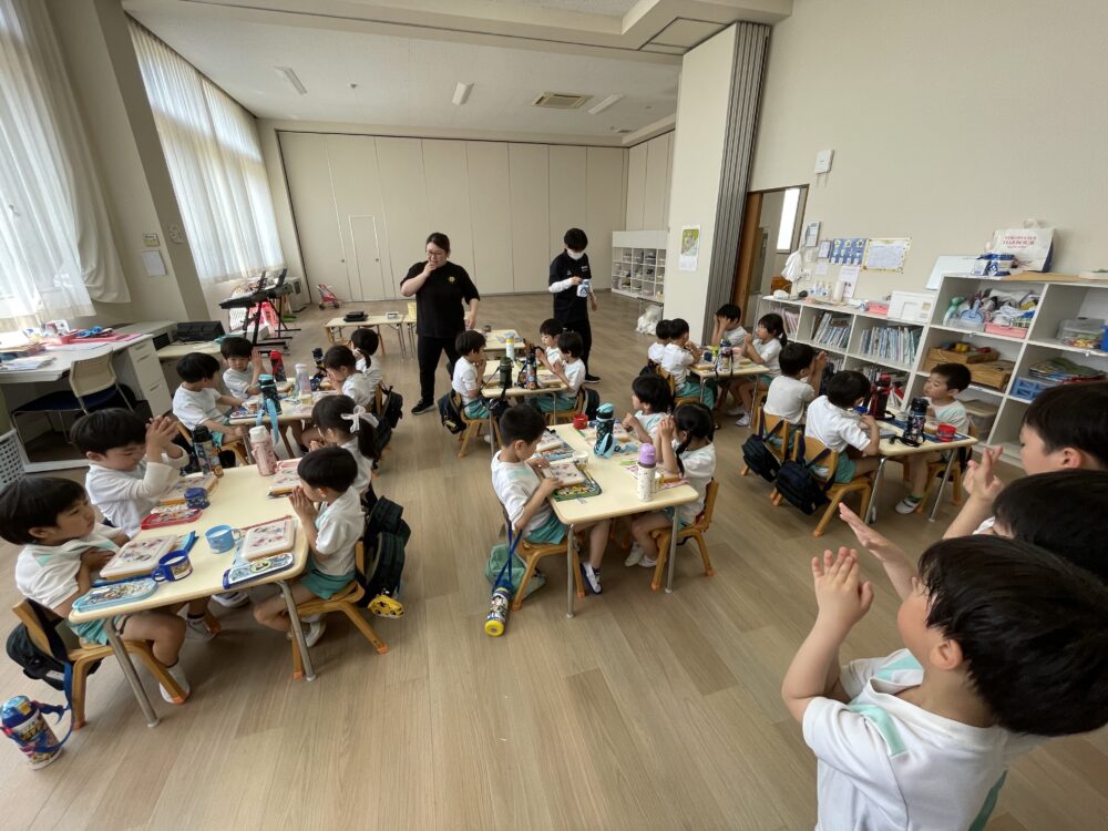 さくら組、ゆり組　給食のようす